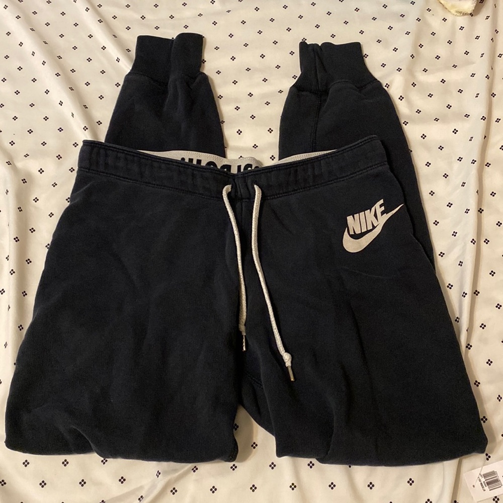 Nike joggers sweatpants.